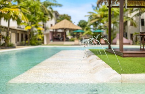 Manoora Apartment | Little Palm- Tropical Escape