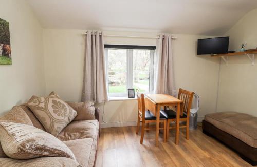 Hendrerwydd House | Little Pandy Cottage