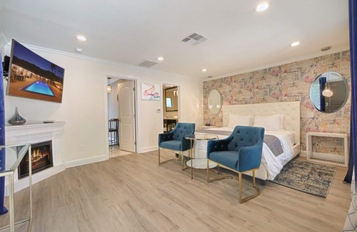 Tahquitz River Estates Hotel | Little Paradise Hotel