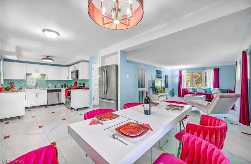 University Heights Villa | Little Paris- In Affluent University HTS