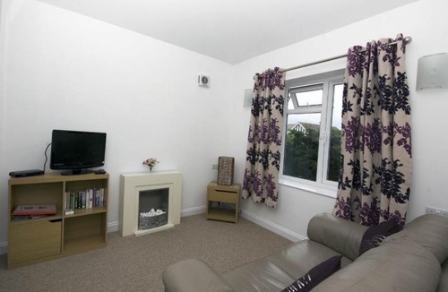 Sandown House | Little Parklands