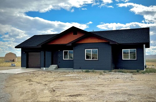 Pinedale House | Little Peaks