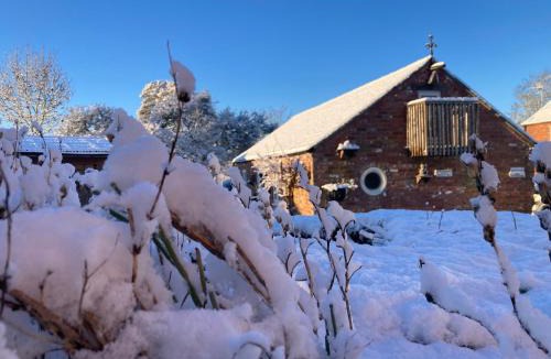Overton-on-dee House | Little Pentre Barn with cozy logburner