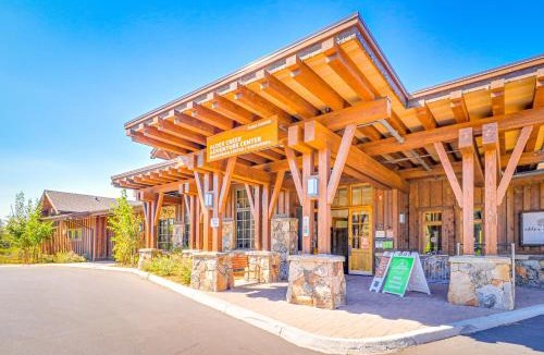 Truckee House | Little Pinecone Retreat