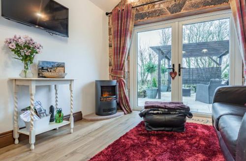 Tunstall House | Little Pines Lodge