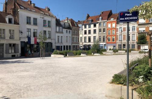 Old Lille Apartment | LITTLE PLAZA Appart'Hotel