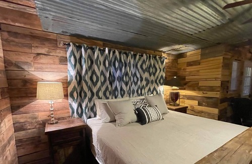 Potosi Cabin | Little Red Cabin south of Abilene
