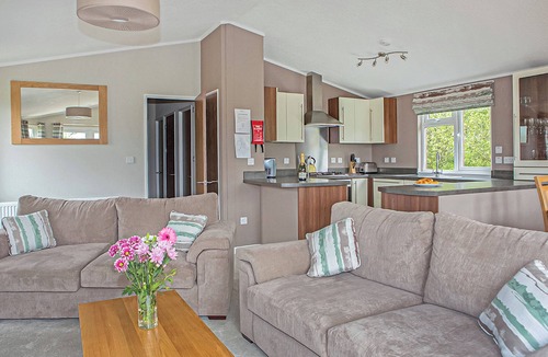 Cardeston Ski Chalet | Little Red Heart Lake View