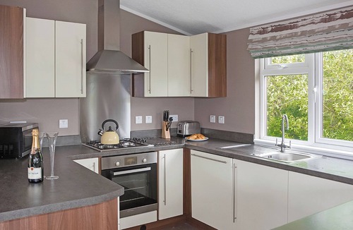 Cardeston Ski Chalet | Little Red Heart Lake View