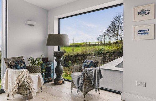 Dartmouth House | Little Redlap in Dartmouth