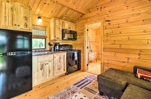 Sparta Cabin | Little River Access! Outdoorsy Getaway in Sparta
