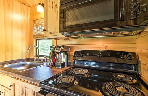 Sparta Cabin | Little River Access! Outdoorsy Getaway in Sparta