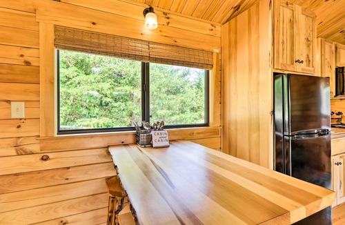 Sparta Cabin | Little River Access! Outdoorsy Getaway in Sparta