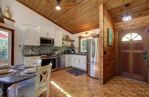 Iowa Hill House | Little River House