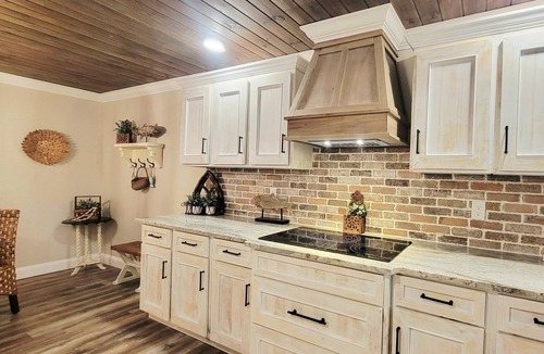 Cedar Bluff House | "Little River Lodge" on Weiss Lake, Private Dock & Boat Ramp. Game Room, Firepit