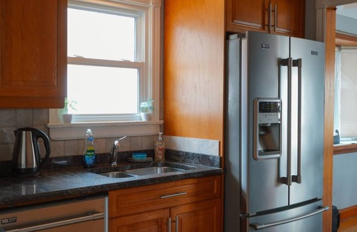 St. Clair House | Little River Retreat - RIVERFRONT LIVING - Sleeps 8
