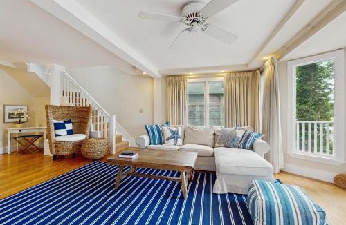 Gloucester House | Little River Retreat