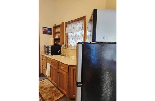 O Brien Apartment | Little River Spring Cave divers poolside Hideaway