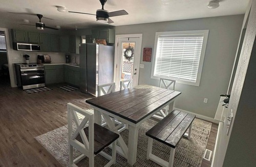 Greenfield House | Little Sac Lake House w Starlink internet