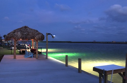 Cedar Lane Cabin | “Little Salt” GREAT LOCATION on intercoastal! Catch fish from backyard