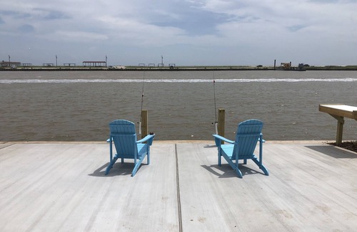 Cedar Lane Cabin | “Little Salt” GREAT LOCATION on intercoastal! Catch fish from backyard