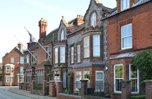 Sheringham House | Little Seahorse - Ukc1066