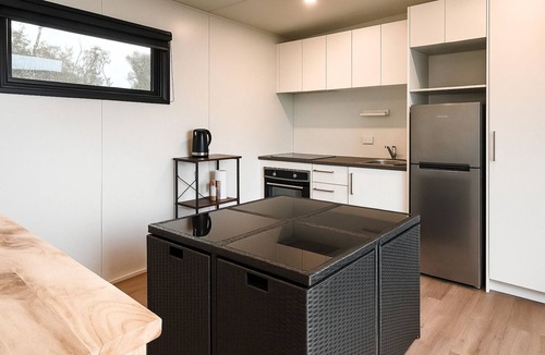 Hokitika Apartment | Little Solar - Hokitika Tiny House Escape