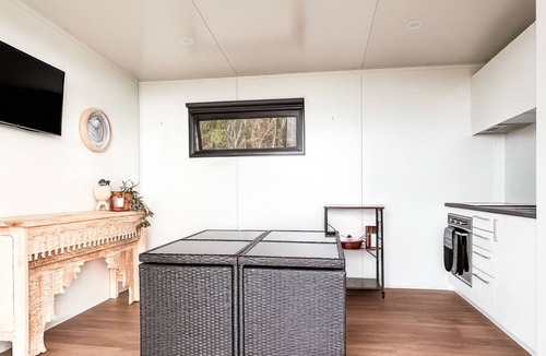Hokitika Apartment | Little Solar - Hokitika Tiny House Escape