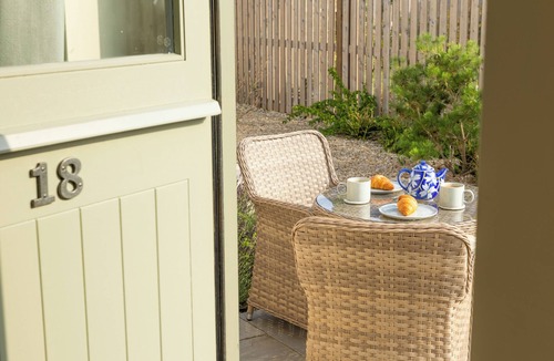 Burford House | Little Stable Cottage - Burford