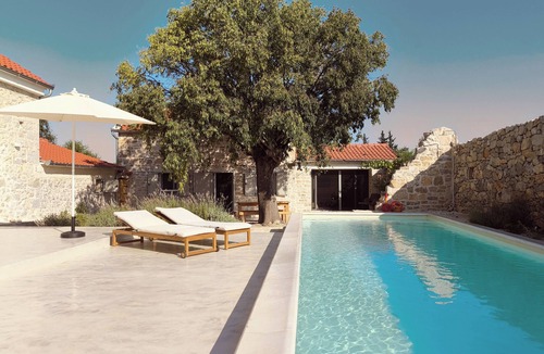 Velim House | Little Stone House With Swimming Pool Under The Tree