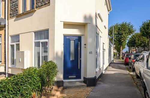 Staple Hill Apartment | Little Sunshine by STAE-Homes