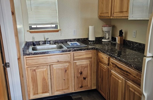 Sterling City Cabin | Little town adventure awaits!