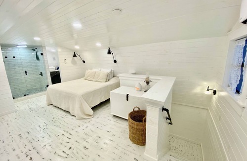 Sunset Cabin | Little White Barn - Private 20 Acre Escape w/ Pond