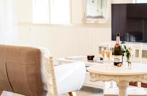 Maleny Apartment | Little White Chapel Maleny