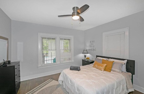 Edgewood House | Little White House