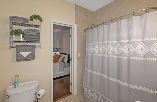 Edgewood House | Little White House