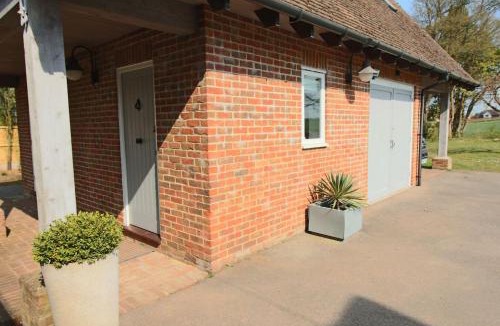 Stuppington House | Little Wisteria