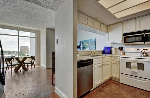 Downtown Austin Apartment | Littlefield Lofts #707