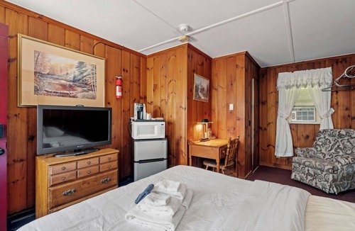 Littleton Hotel | Littleton Motel - Queen Room