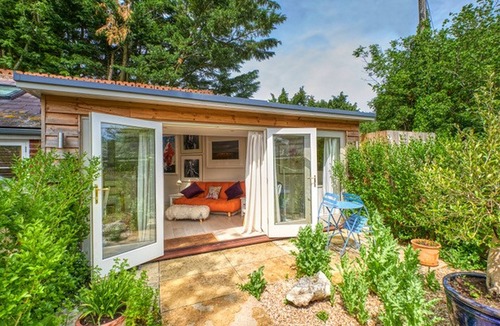 East Woodyates Apartment | Litttle Honeysuckle - all accommodation on the ground floor