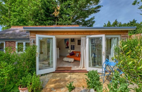 East Woodyates Apartment | Litttle Honeysuckle - all accommodation on the ground floor