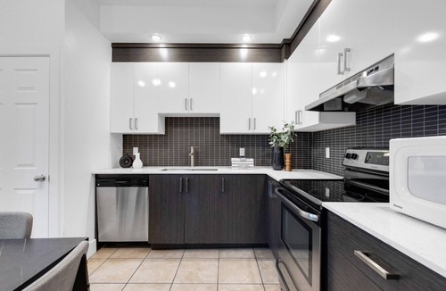 Plateau Mont Royal Apartment | LiV MTL Chic Spacious 4BR Suite Rooftop & BBQ Downtown Montreal