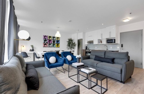 Downtown Montreal Apartment | LiV MTL Downtown-503 | 3BR Penthouse + Big Rooftop