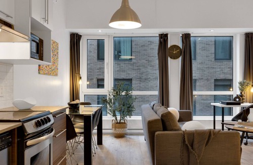 Downtown Montreal Apartment | LiV MTL | Downtown Spacious Studio F1 Grand Prix