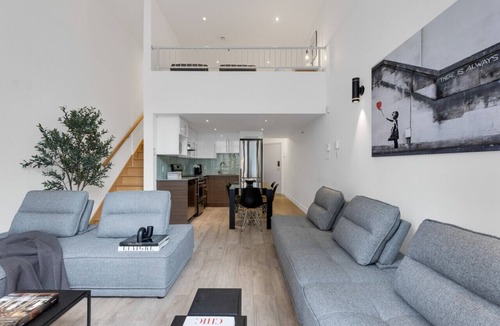Downtown Montreal Apartment | LiV MTL | Downtown Spacious Duplex F1 Grand Prix