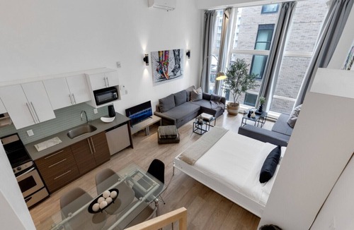 Downtown Montreal Apartment | LiV MTL | Downtown Spacious Duplex F1 Grand Prix