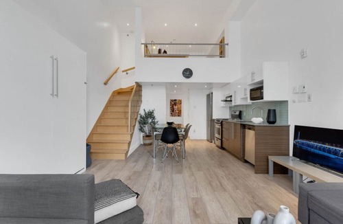 Downtown Montreal Apartment | LiV MTL | Downtown Spacious Duplex F1 Grand Prix