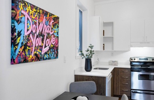 Plateau Mont Royal Apartment | LiV MTL | Modern 1BR + Rooftop F1 Grand Prix
