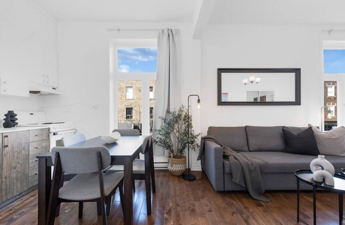 Plateau Mont Royal Apartment | LiV MTL | Modern Studio + Rooftop F1 Grand Prix