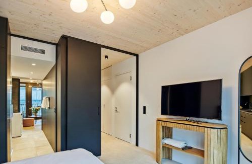 Lucerne Apartment | Liv Suites - Self Check-in